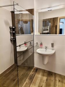 Amazing Brownie by Miro Apartment