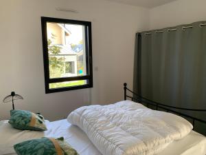 Villas IDEAL - Villa, jaccuzi & jardin prive - 1 a 11 personnes - proche plage & bourg : photos des chambres