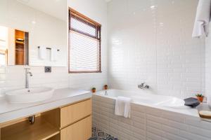 The Peak - 2BR Luxury Hill Villa Nusa Dua