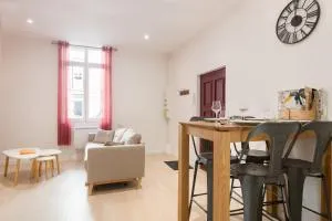 T2 moderne totalement rénové, hypercentre Rochefort, arrivée autonome - Échillais