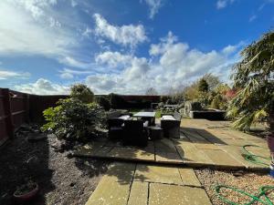 Spacious Home, 6 large bedrooms, full sky package, sleeps 14