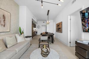 Free Parking! PH Luxury 3BR in Downtown Miami