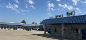 Coachman's Inn & Suites - Waldron