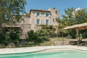 Le Bas Château Provence Luberon - Aubenas-les-Alpes