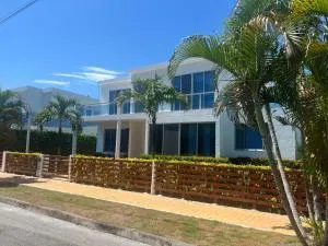 Espectacular casa en girardot - Florián