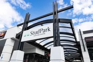 Family-Friendly Retreat in the Heart of Rowville - 维勒希尔