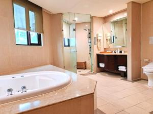 Via Hotel Breeze