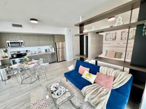 Mesmerizing Water Views Corner Condo