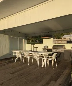 Retro 4 Bedroom Kuaotunu Bach - Matarangi