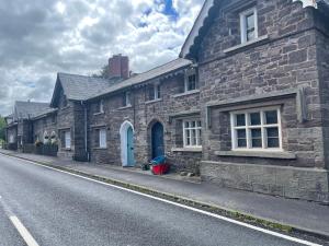 Yew Tree Cottage, 3 bedroom, 4 Church Row Defynnog