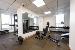 Free housekeeping visits during your stay - StayShort - Stylish 1BR Urban Living in Dubai Marina