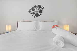 Majestic Oceanview Condo with King Beds