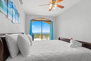 Majestic Oceanview Condo with King Beds