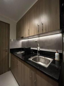 BALAY MULANO at FAME RESIDENCES MANDALUYONG CITY l with balcony pool view l 200mbps wifi