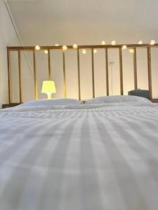 Poraeporae Fully furnished villa with a view of green trees for relaxation