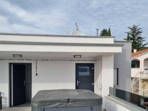 Modern Villa Futura with pool 