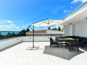 Modern Villa Futura with pool 