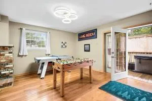 hot tub I game room I private deck I - فايتيفيل