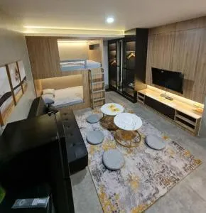 Golden Reindeer City Studio - Cimindi