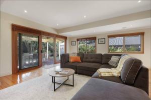 Spacious four bedroom central house sleeps 8