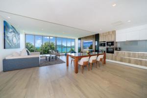 Ocean Bliss - Sapphire Bay 3BR Apartment 812 with Terrace and Awe-Inspiring Views of Patong Bay