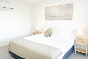 Modern Central Retreat 2