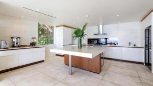 Splash: Contemporary Tropical Five Star Villa