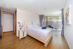 Luxury Ocean View 2BR Apartment 82 in Sapphire Bay Residence, near Patong and Paradise Beach