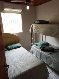 Casa simples confortável c Ar-cond p 6 Pessoas - Nipolândia