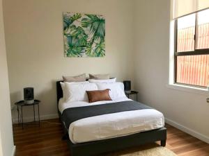 D109 Inner City Oasis on Buckingham