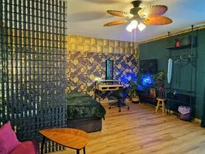 Dark Jungle - Innenstadt für 4 Netflix Switch Waschtrockner - Heuchelheim