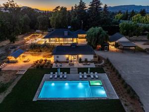 Private Farmhouse on 4 acres w Pool Hot Tub
