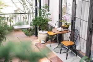 Phòng Giường Đôi Có Ban Công (Double Room with Balcony)