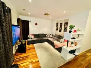 Holiday house in Mernda Free Parking 5 min Walk to Supermarket - Eden Park