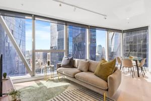 Brand New Apt Best CBD Area Lvl 59 w Views!