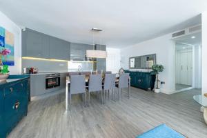Holiday apartment with Sea views in Puerto Banus