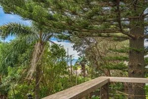 Sea Breeze - Holgate