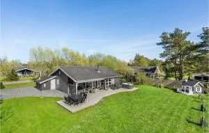 Four-Bedroom Holiday Home In Vaggerlose - Nykøbing Falster