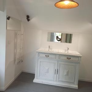Maisons de vacances Maison 12 couchages, roulottes et piscine naturelle : photos des chambres