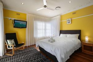 White Beach - Main House