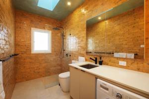 White Beach - Main House