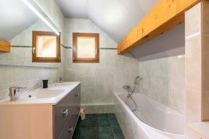 Chalets Le Revers : photos des chambres