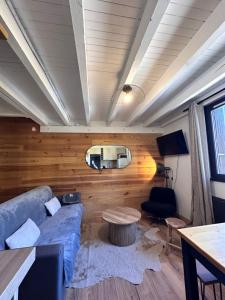 Studio avec mezzanine aménagée 2min des pistes, avec 1 chambre et 1 coin montagne