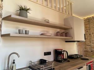 Sphnix Apartments B