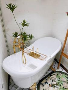 Leos Home -3 minutes walk to Hoan Kiem Lake