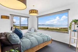 Seven Mile Beach House - Surf, Hike, Golf