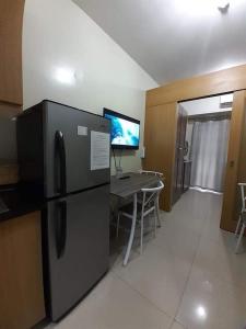 SHELL Daniel & Trisha