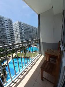 SHELL Daniel & Trisha