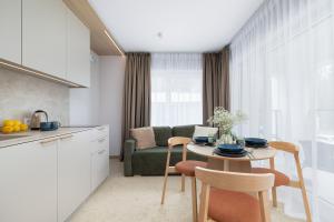 Sea Shell Cozy Apartments with Balcony near the Sea in Łukęcin by Noclegi Renters