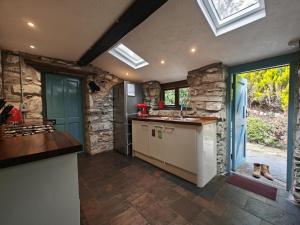 Y Cwtch - Panoramic mountain views within Snowdonias National Park - 4x4 only